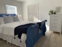 Quaint 2 Bedroom Flat Downtown - Condos