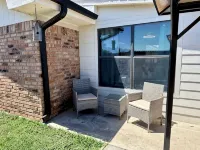 Spacious, Bright & Central Brownwood Home - Wifi