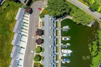 Open Layout Townhome Near All the Fun - 4-Star