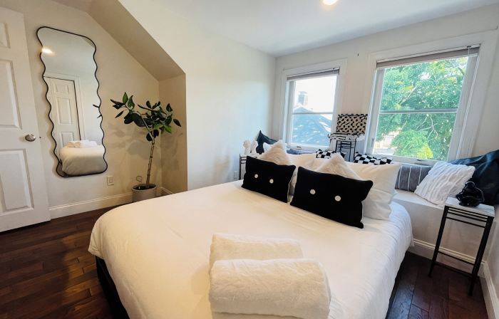 Funky and cozy home ! A little bit of everything for everyone.