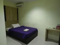 Green Leaf Inn - 2-Star