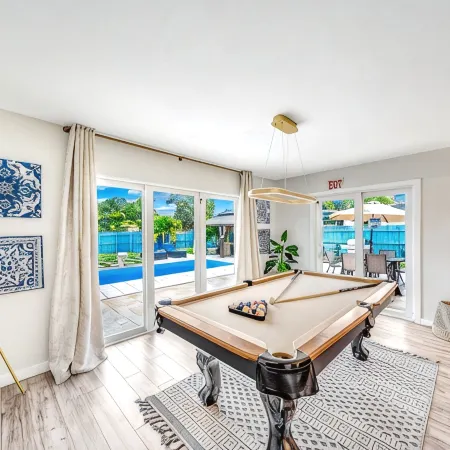 Heated Pool! Close to Beach & Shops!