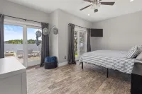 坎德爾伍德湖畔3臥室2浴室180度景觀度假屋! - 廚房