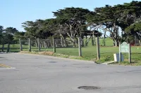 Birdies, Beaches and Butterflies in Pacific Grove! Pet Friendly-Premier Location - 3-Star