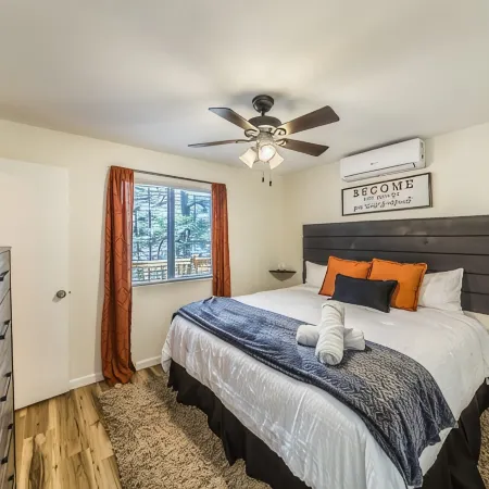 Peaceful Show Low Cabin in the pines! 3 min to the lake!