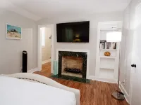 Mid-Century Modern - 3600sqft - 1 Mile to CBDHistoric Surroundings, Walk to CBD - balkon