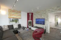 Vacation home directly on the lake, outdoor whirlpool and exclusive 20sqm wellness sauna - Pools