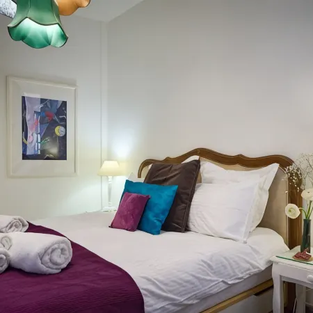 SunlightProperties L'ARTISTE: a charming apartment in the Port area of Nice