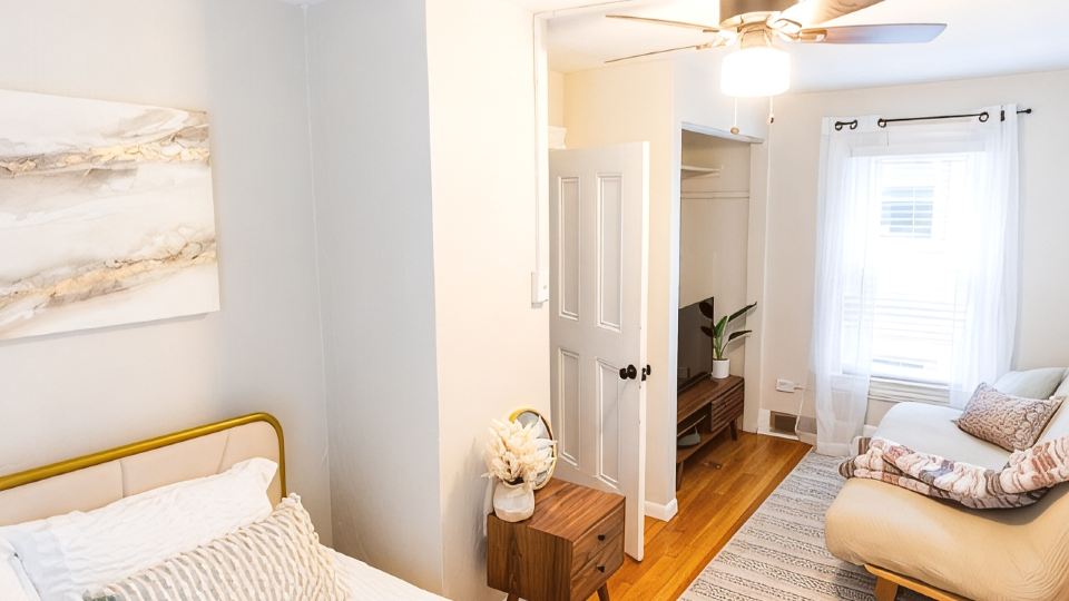 Serenity in South Wedge: desirable walking community meets vibrant tranquillity!