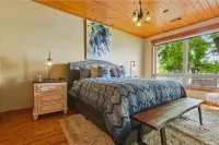 Hot Springs Lakeside Bar, Fire Pit, 3 King Beds, 3.5 Baths, Bunk Room - 5-Star