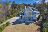 Luxury Home with Amazing Lake & Mountain Views, Game Room, Hot Tub, Lake Access! - Bjergudsigt