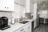 Modern and Relaxing Home - บังกะโล