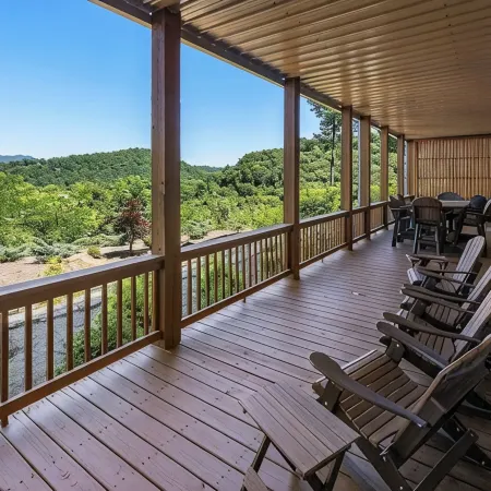 New Modern Mountain Condo with Vista Mountain Views, Large Deck, Washer & Dryer!