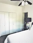 Downtown Art & Eclectic "D" 2br - balcony