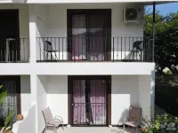 2-Bd Unit with Pool, 2 Blocks from Beach - 2-Star