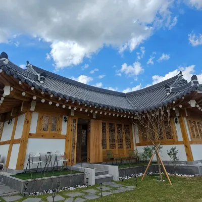 Gimpo Munsusan Hanok โรงแรมใกล้สถานีขนส่งคังฮวา