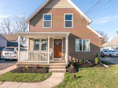 KING Master En-Suite- BRAND NEW Home- Buffalo's Best Kept Secret!