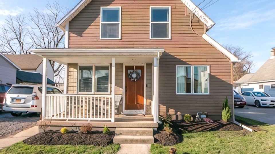 KING Master En-Suite- BRAND NEW Home- Buffalo's Best Kept Secret!
