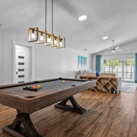 Quiet Oceanside Getaway excellent for families with children- Palm Harbor, FL