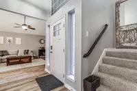Rockwall Lux Retreat💥Pool&Spa💥Covered Patio-5min walk downtown-Parks-Trails-Lake - 3-Star