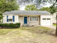 Cozy & Charming 3-bedroom cottage in Springfield - Great Location! Pet friendly! - 4-Star