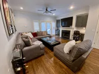 Updated Cottage Steps from Everything Downtown - Country Houses