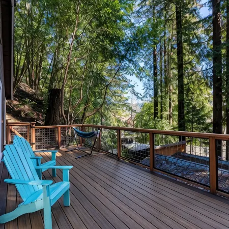 Peaceful Redwood Hideaway - Hot Tub, A/C, Walk to Russian River and Downtown