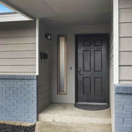 Cozy 3-bedroom house in peaceful Renton with WiFi, AC
