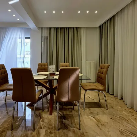 Eantos Studios and Suites