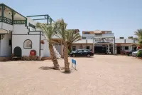 Mirage Village - parking