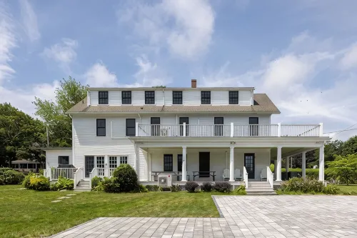 Entire House:14 Guests, 7 BRs, 10 Beds, 5 Full Baths, Outdoor Shower, Beach Gear - 3-Star