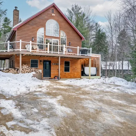 15 Guest Chalet with Sauna and Hot Tub - Bunk Room - 4 minutes to Sunday River