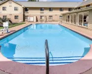 Comfort Inn & Suites - Near Robins Air Force Base Main Gate - Pools