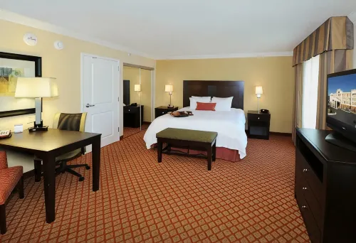 Hampton Inn & Suites Scottsboro - parking
