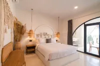 Bohemian Jogja Villas with Private Pool - Swimmingpools