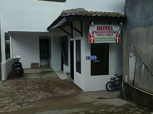 Hotel Teratai Putih