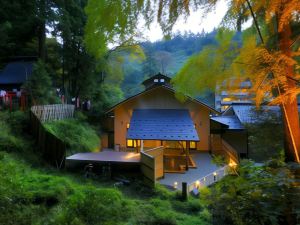 金沢・湯湧 山音