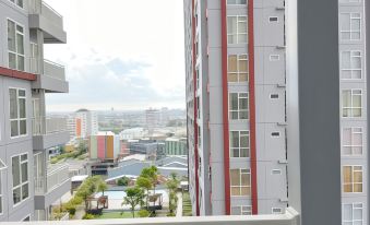 Homey and Tidy Studio Apartment at Vida View Makassar