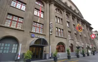 Best Western Plus Hotel Bern Các khách sạn gần Banner Carrier or Vexillum Fountain