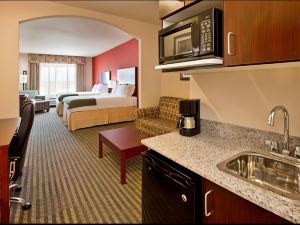 Holiday Inn Express & Suites Guthrie North Edmond