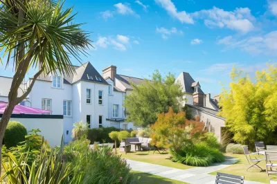 Hôtel Traiteur les Ormes, the Originals Relais Hotel di Barneville-Carteret