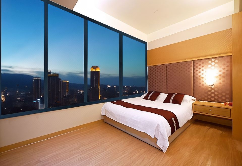 가오슝 85 대루 주변의 활기찬 도시 야경