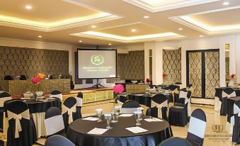 Raden Wijaya Hotel & Convention
