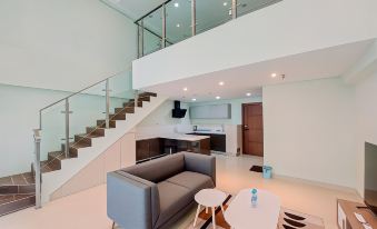 Big Studio Loft at the Reiz Suites Medan Apartment