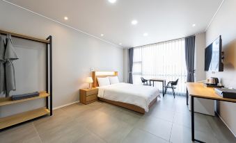 Gangneung Gyeongpodae Villa