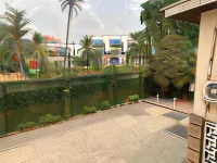 Foster Inn (Asake)