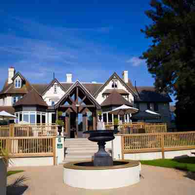 Bear of Burton Hotel Exterior