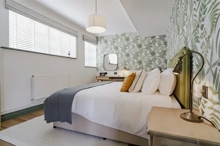 Bel and the Dragon at Red Lion Wendover