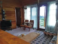 The Teras Kayu - Family Guest House in Ciwidey
