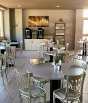 Hotel Embassy Hotels in Pero